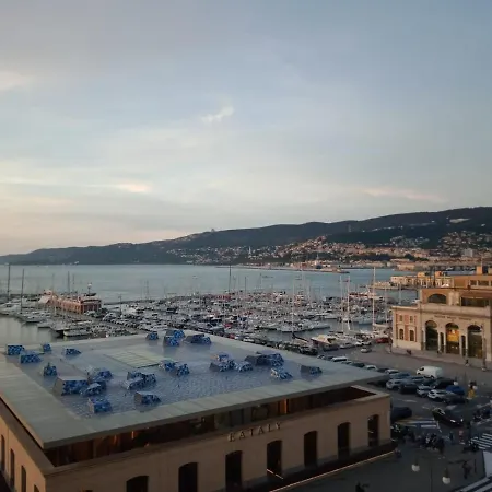 Apartament Mansarda Centrale Vista Mare *